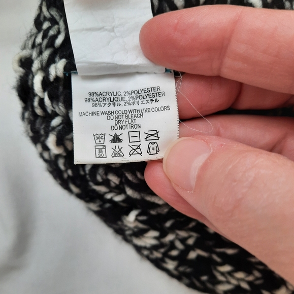 Burton knit toque - Picture 5 of 5